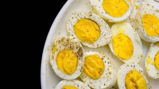 Gastroenterologist shares why you shouldn’t throw out the egg yolk: It has 3g protein, vitamin B12, biotin and… Gastroenterologist shares why you shouldn’t throw out the egg yolk: It has 3g protein, vitamin B12, biotin and…