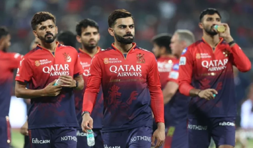 IPL 2026 RCB vs SRH: आरसीबी के खिलाड़ी काली पट्टी बांधकर मैदान में उतरेंगे, यहां जानें कारण