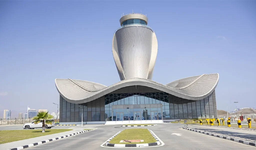 Iran Crisis से सहमी दुनिया, Hormuz में तनाव के बाद अब Azerbaijan पर ड्रोन से हमला