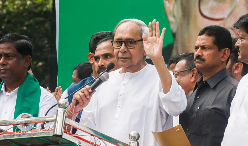 Iran-Israel Tension के बीच फंसे Odisha के लोग, नवीन पटनायक ने केंद्र से लगाई सुरक्षित वापसी की गुहार Iran-Israel Tension के बीच फंसे Odisha के लोग, नवीन पटनायक ने केंद्र से लगाई सुरक्षित वापसी की गुहार