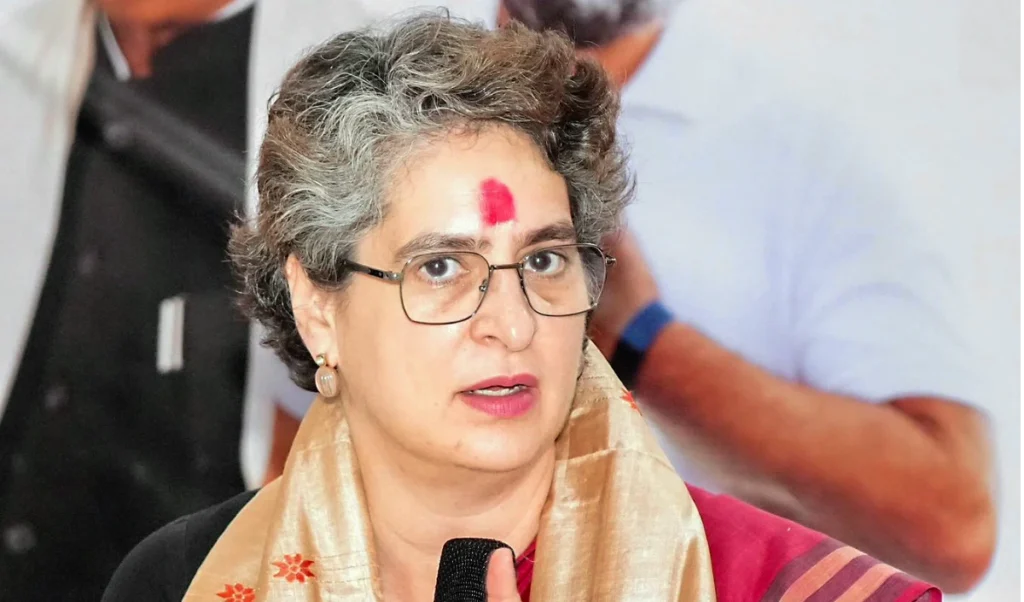 Iran-Israel War के बीच प्रियंका गांधी को याद आए महात्मा गांधी, बोलीं- आंख के बदले आंख दुनिया को अंधा बना देगी Iran-Israel War के बीच प्रियंका गांधी को याद आए महात्मा गांधी, बोलीं- आंख के बदले आंख दुनिया को अंधा बना देगी