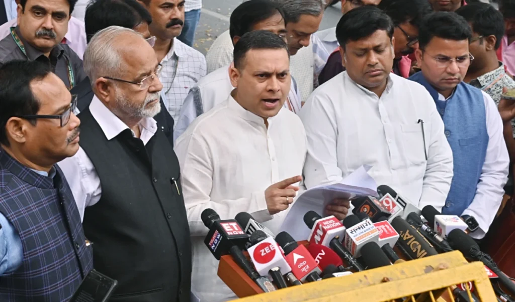 Iran-Israel तनाव पर विपक्ष के दावे हवा-हवाई? Amit Malviya ने Congress को जमकर लताड़ा Iran-Israel तनाव पर विपक्ष के दावे हवा-हवाई? Amit Malviya ने Congress को जमकर लताड़ा