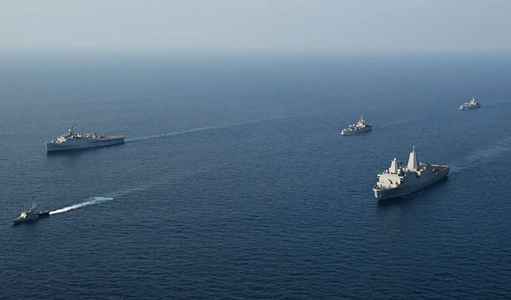 Iran-US Conflict | Hormuz में महायुद्ध की आहट! अमेरिकी सेना ने तबाह किए 16 ईरानी जहाज, Trump ने दी 'भीषणतम' हमले की चेतावनी