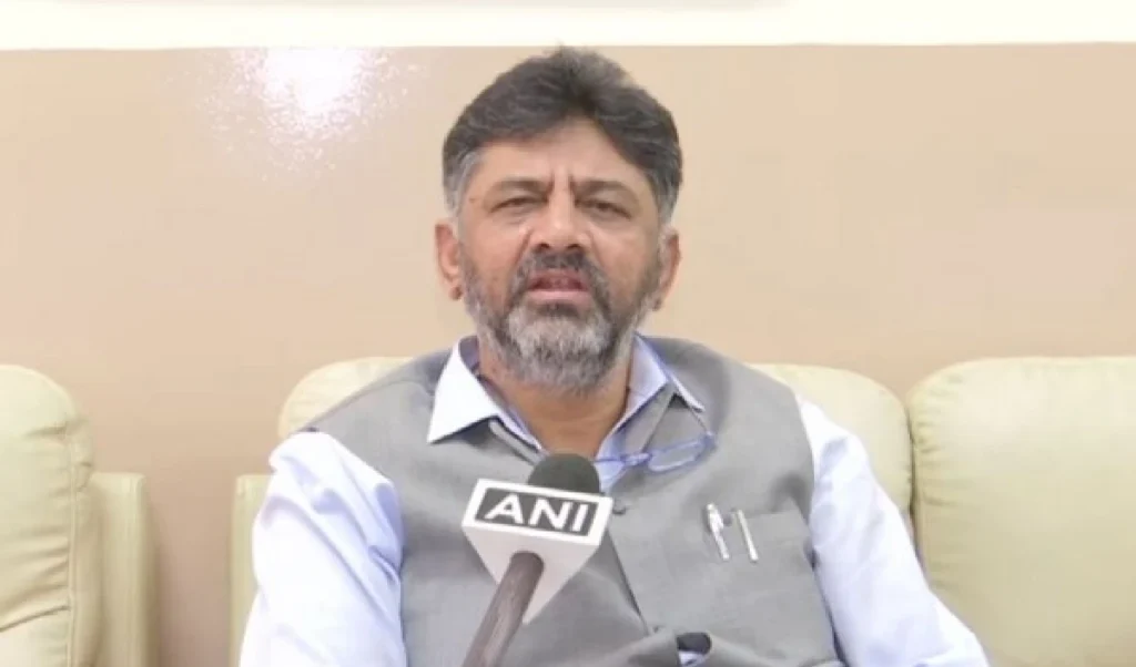 Karnataka Congress में Power Game! DK Shivakumar बोले- CM पद के लिए मेरा नाम न घसीटें Karnataka Congress में Power Game! DK Shivakumar बोले- CM पद के लिए मेरा नाम न घसीटें