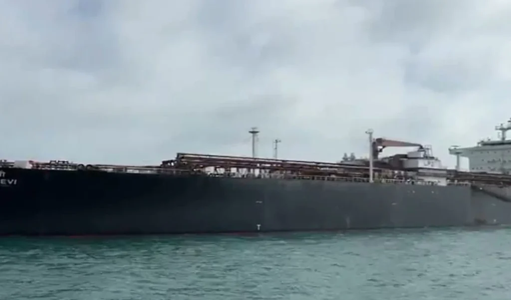 LPG टैंकर जहाज 'जग वसंत' और 'पाइन गैस' को भी ईरान की हरी झंडी! होर्मुज जलडमरूमध्य किया पार