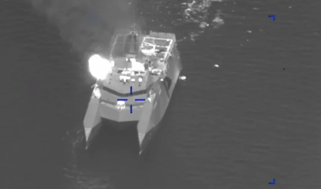 Middle East Crisis की आग भारत के करीब, Hormuz में इंडिया आ रहे जहाज पर Missile Attack, मचा हड़कंप