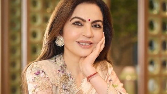 Nita Ambani’s giant diamond earrings are the ultimate showstopper in her elegant handwoven Banarasi saree look. See pics Nita Ambani’s giant diamond earrings are the ultimate showstopper in her elegant handwoven Banarasi saree look. See pics