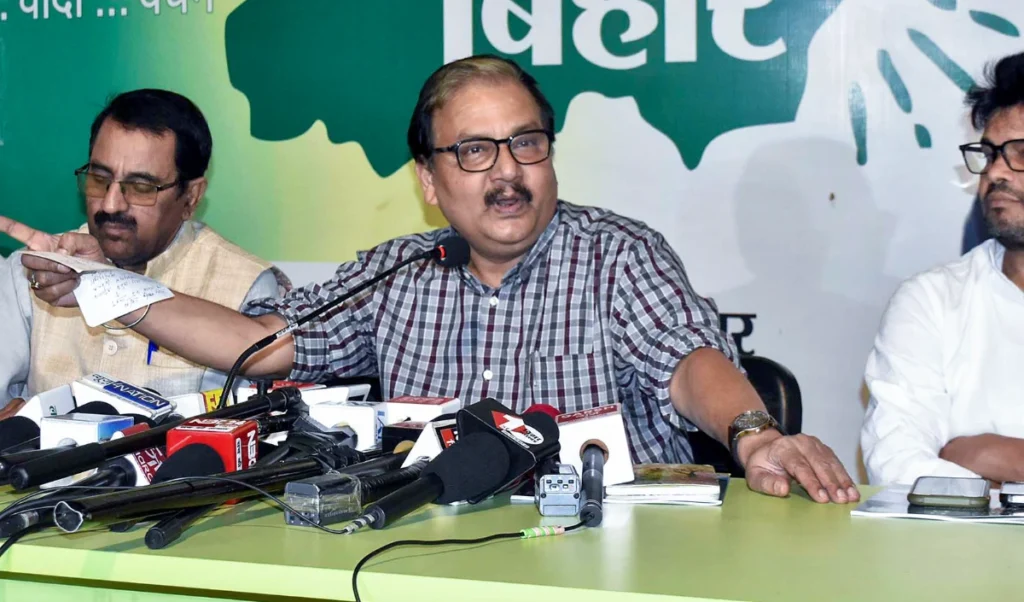 Nitish की Rajya Sabha एंट्री पर RJD का बड़ा दावा- ‘ये ट्वीट तो Delhi में लिखा गया है’ Nitish की Rajya Sabha एंट्री पर RJD का बड़ा दावा- ‘ये ट्वीट तो Delhi में लिखा गया है’