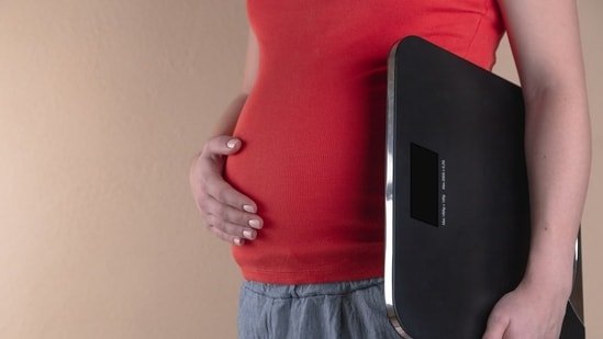 Obesity reversal specialist explains weight gain despite eating ‘healthy’ homemade meals: Problem lies with slowing BMR Obesity reversal specialist explains weight gain despite eating ‘healthy’ homemade meals: Problem lies with slowing BMR