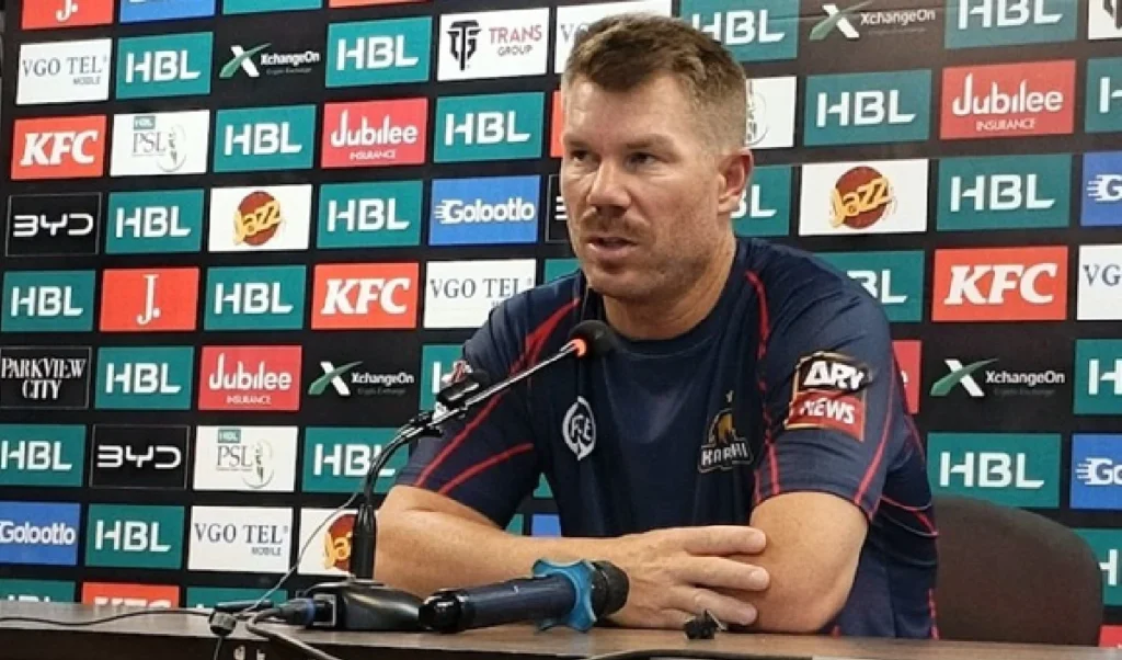 PSL कैप्टन प्रेस कॉन्फ्रेंस के दौरान भड़के डेविड वॉर्नर, अन्य कप्तानों को बताया स्कूली बच्चा