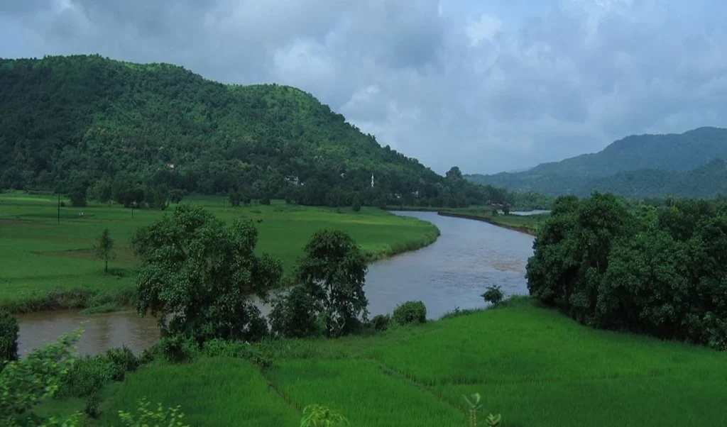 Places To Visit in Ratnagiri: Goa नहीं, इस बार Ratnagiri चलिए! ये Top 10 Hidden Gems जीत लेंगे आपका दिल