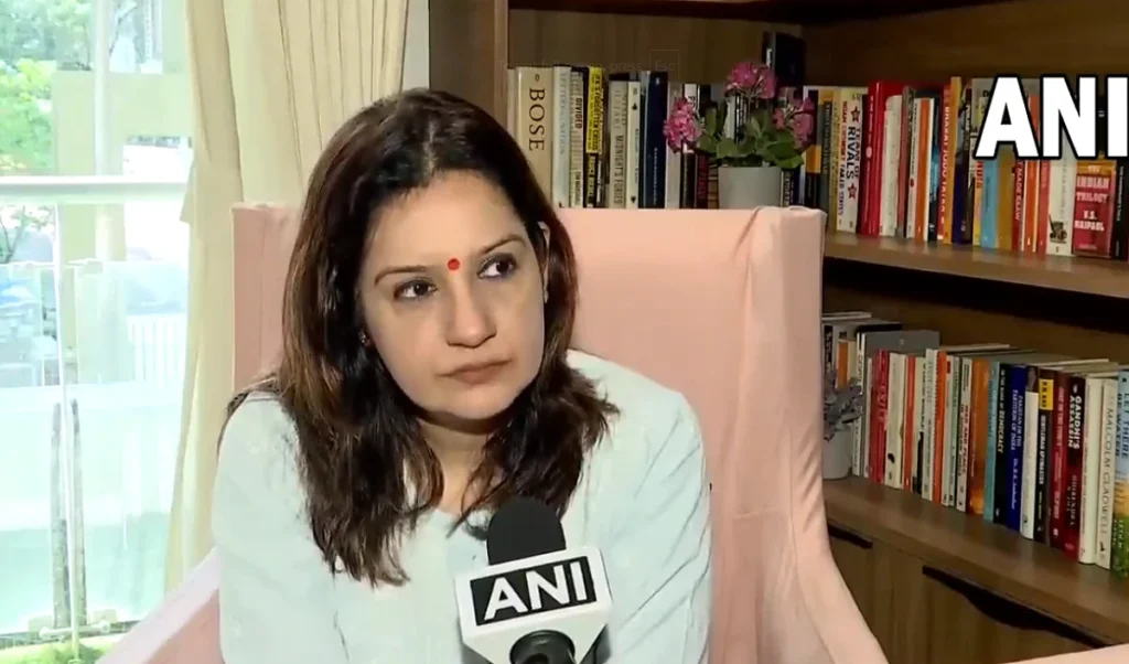 Priyanka Chaturvedi का Modi सरकार पर हमला, बोलीं- बड़ी बातें बहुत हुईं, आम आदमी परेशान है