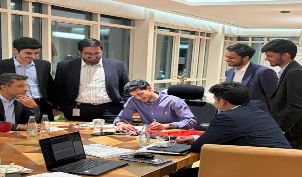 Rajasthan Royals में नहीं मिला था मौका, अब RCB के चेयरमैन बने कुमार मंगलम बिरला के बेटे Aryaman, जानें इनके बारे में