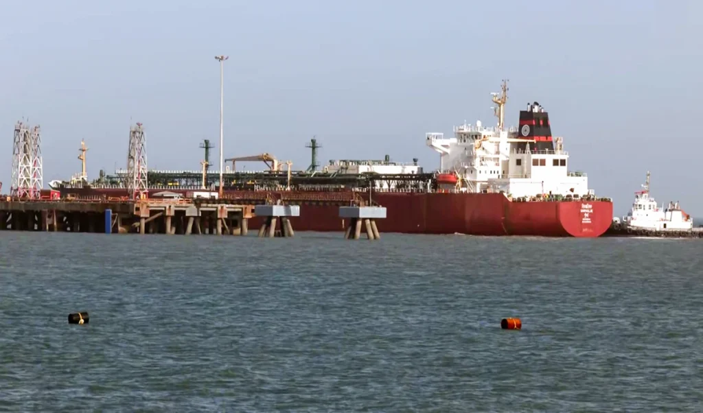 S. Jaishankar की Iran रणनीति का असर, 40,000 मीट्रिक टन LPG लेकर Mundra पोर्ट पहुंचा शिवालिक S. Jaishankar की Iran रणनीति का असर, 40,000 मीट्रिक टन LPG लेकर Mundra पोर्ट पहुंचा शिवालिक