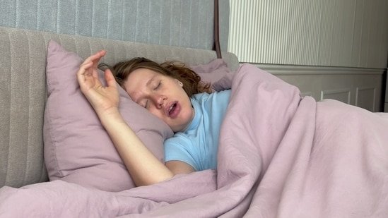 Snoring often? Doctor shares 6 early signs of weight related sleep apnea: From morning headaches to poor concentration Snoring often? Doctor shares 6 early signs of weight related sleep apnea: From morning headaches to poor concentration