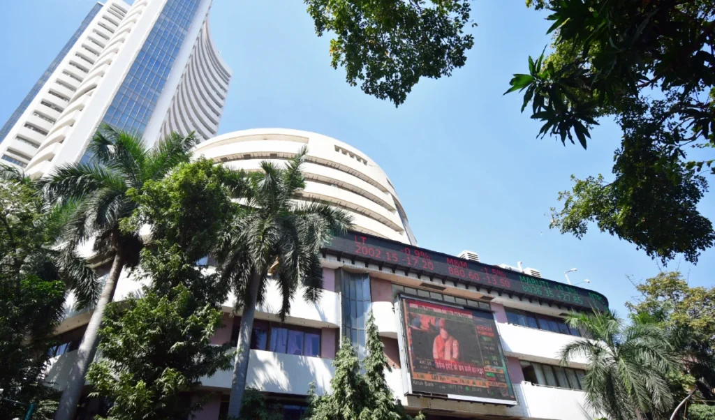 Stock Market Crash Reason | आज क्यों क्रैश हुआ शेयर बाजार? ये हैं गिरावट के 5 बड़े और डरावने कारण