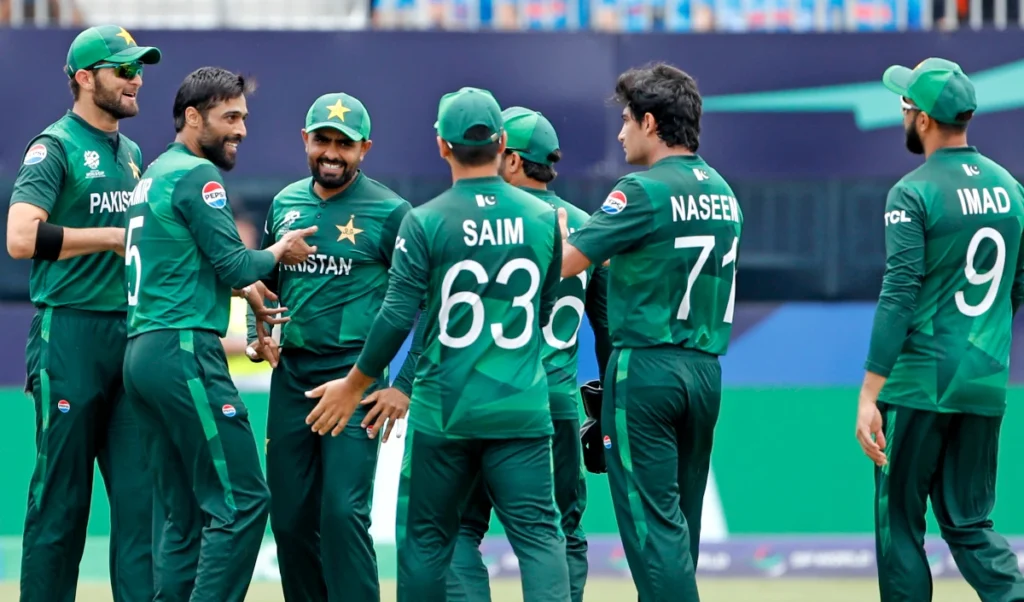 T20 World Cup में हार के बाद Pakistan Cricket में 'विस्फोट', Babar Azam के चयन पर सेलेक्टर का इस्तीफा T20 World Cup में हार के बाद Pakistan Cricket में 'विस्फोट', Babar Azam के चयन पर सेलेक्टर का इस्तीफा