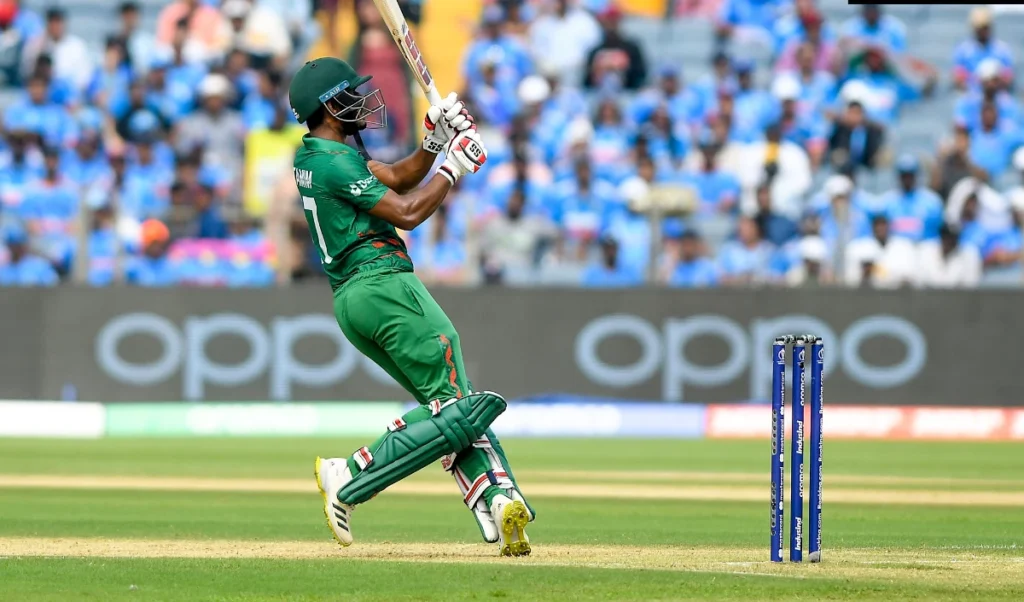 Tanzid के शतक के बाद गेंदबाजों का कहर, 291 के जवाब में Pakistan की Top Order ढेर Tanzid के शतक के बाद गेंदबाजों का कहर, 291 के जवाब में Pakistan की Top Order ढेर