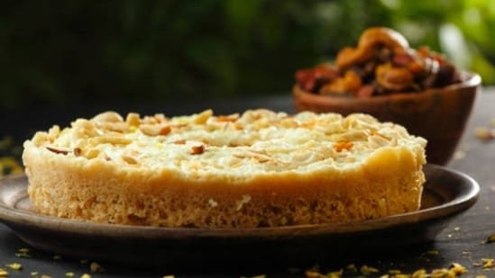 Thandai Flavoured Desserts to Make This Holi Unique: Kheer, Cake, and Kulfi with a Twist Thandai Flavoured Desserts to Make This Holi Unique: Kheer, Cake, and Kulfi with a Twist