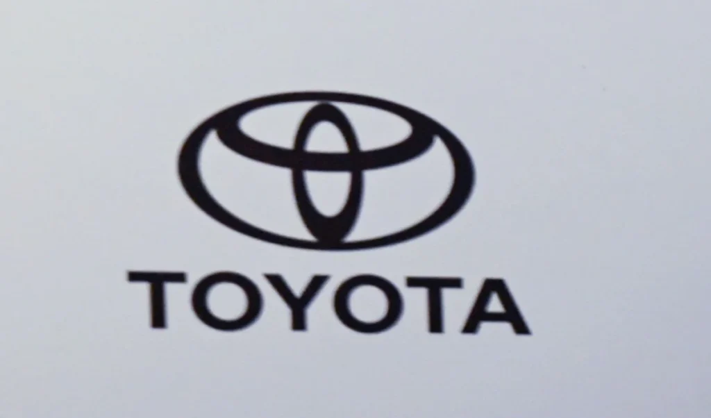 Toyota Rumion MPV हुई सस्ती, नया Entry-Level मॉडल सिर्फ 9.56 लाख में लॉन्च