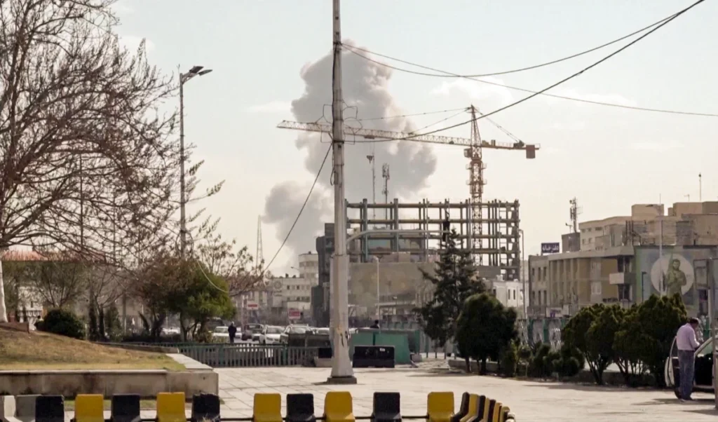 Trump के बातचीत के दावे पर Iran का पलटवार, कहा- 5 साल तक War के लिए हैं तैयार