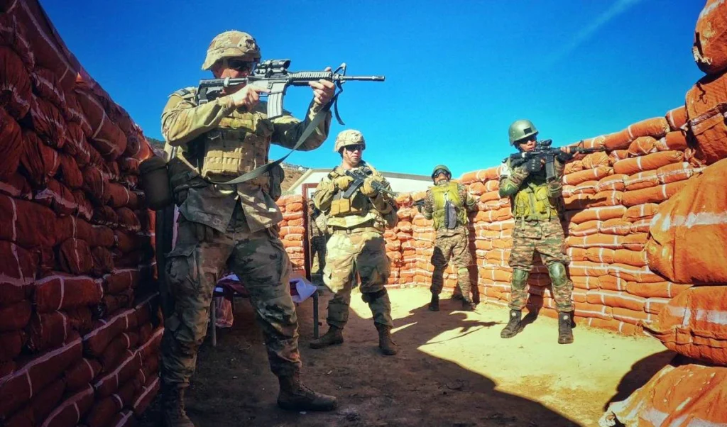 US-Israel-Iran War | Donald Trump ने US सेना की 'रैपिड रिस्पॉन्स फ़ोर्स' के 1,000 सैनिकों को मध्य पूर्व भेजने की तैयारी की US-Israel-Iran War | Donald Trump ने US सेना की 'रैपिड रिस्पॉन्स फ़ोर्स' के 1,000 सैनिकों को मध्य पूर्व भेजने की तैयारी की