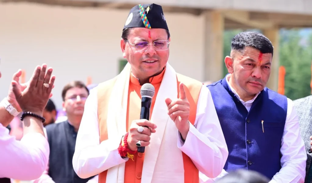 Uttarakhand में CM Dhami का ‘बुलडोजर’ से ग्रैंड वेलकम, Champawat में संवाद, Kashipur में सौगात