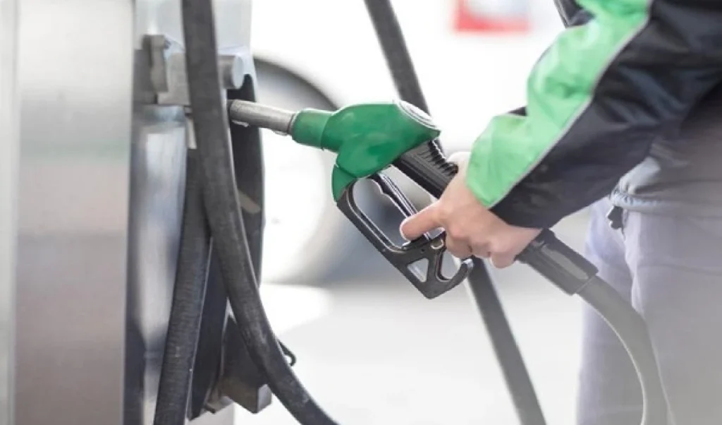 West Asia की Tension से Pakistan में हाहाकार, तेल संकट पर अब IMF से लगाई गुहार