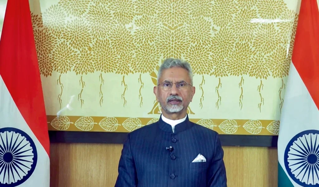 West Asia संकट के बीच MEA का बड़ा कदम, भारतीयों की मदद के लिए Control Room स्थापित West Asia संकट के बीच MEA का बड़ा कदम, भारतीयों की मदद के लिए Control Room स्थापित