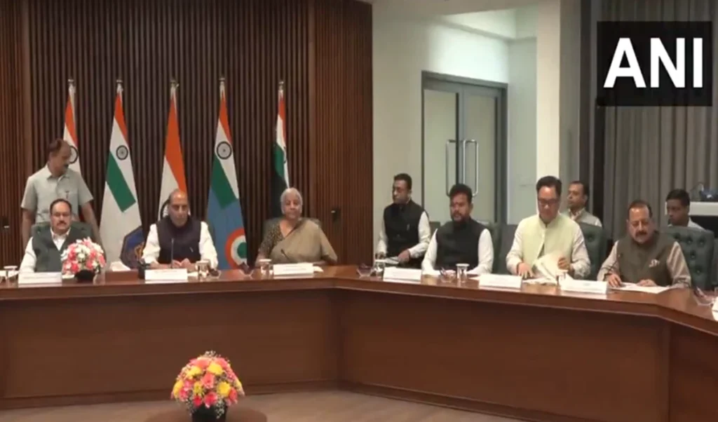 West Asia संकट के बीच Rajnath Singh की High-Level मीटिंग, ऊर्जा-व्यापार सुरक्षा पर रहा फोकस