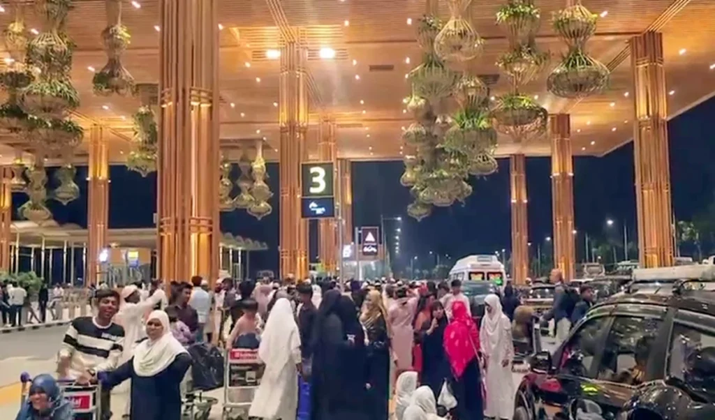 mid air retreat dubai bound flights return to india as mideast airspace remains volatile mid air retreat dubai bound flights return to india as mideast airspace remains volatile