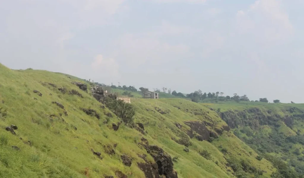 nestled near mumbai and pune lies this mini heaven spend your weekend vacation in panchgani nestled near mumbai and pune lies this mini heaven spend your weekend vacation in panchgani