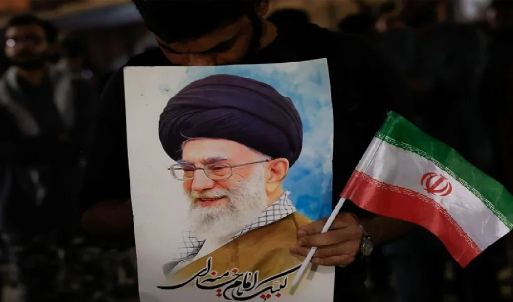 अब कोई नहीं बचा…Donald Trump का सनसनीखेज दावा, Iran में Khamenei के साथ सभी उत्तराधिकारी भी खत्म अब कोई नहीं बचा…Donald Trump का सनसनीखेज दावा, Iran में Khamenei के साथ सभी उत्तराधिकारी भी खत्म