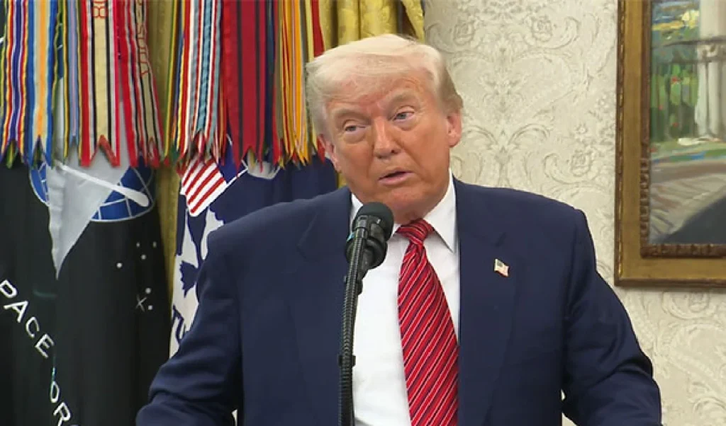 ईरान जंग में अपने घर में ही 'हार' गए ट्रंप, गिर गई लोकप्रियता, सर्वे ने उड़ाए होश!