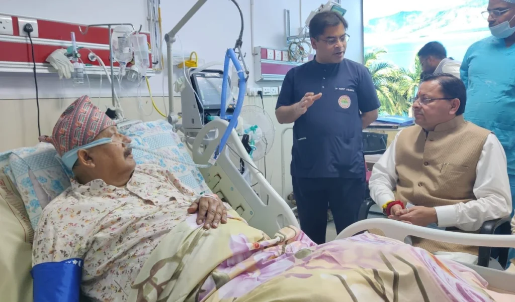 उत्तराखंड के मंत्री Satpal Maharaj की बिगड़ी तबीयत, CM Dhami हाल जानने AIIMS Rishikesh पहुंचे