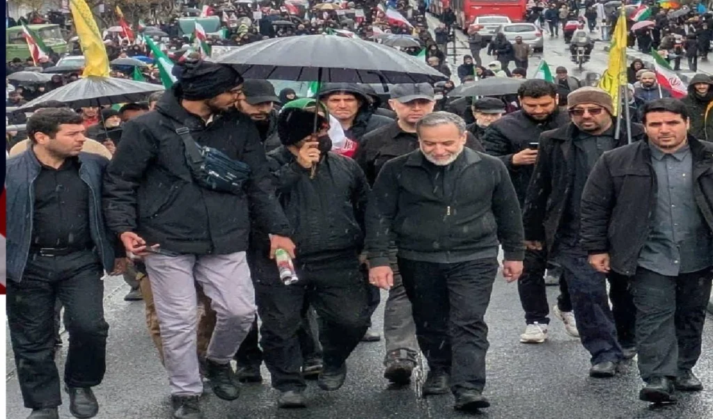 एक तरफ Bomb Blast, दूसरी तरफ President की Selfie! Iran के Tehran में आखिर चल क्या रहा है?