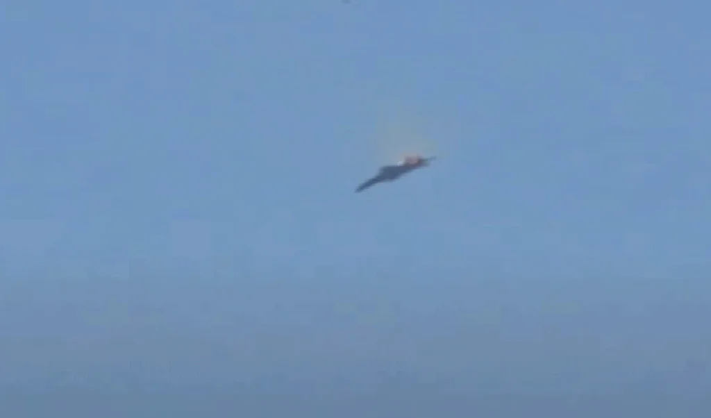 कुवैत में अमेरिका का फाइटर जेट F-15 क्रैश, विमान उड़ा रहा पायलट पैराशूट से कूदा