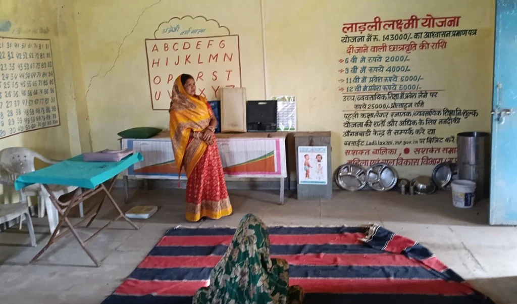 केंद्रीय मंत्री ज्योतिरादित्य सिंधिया के हस्तक्षेप से आंगनवाड़ी केंद्र नए भवन में शिफ्ट, बच्चों को मिला सुरक्षित वातावरण केंद्रीय मंत्री ज्योतिरादित्य सिंधिया के हस्तक्षेप से आंगनवाड़ी केंद्र नए भवन में शिफ्ट, बच्चों को मिला सुरक्षित वातावरण