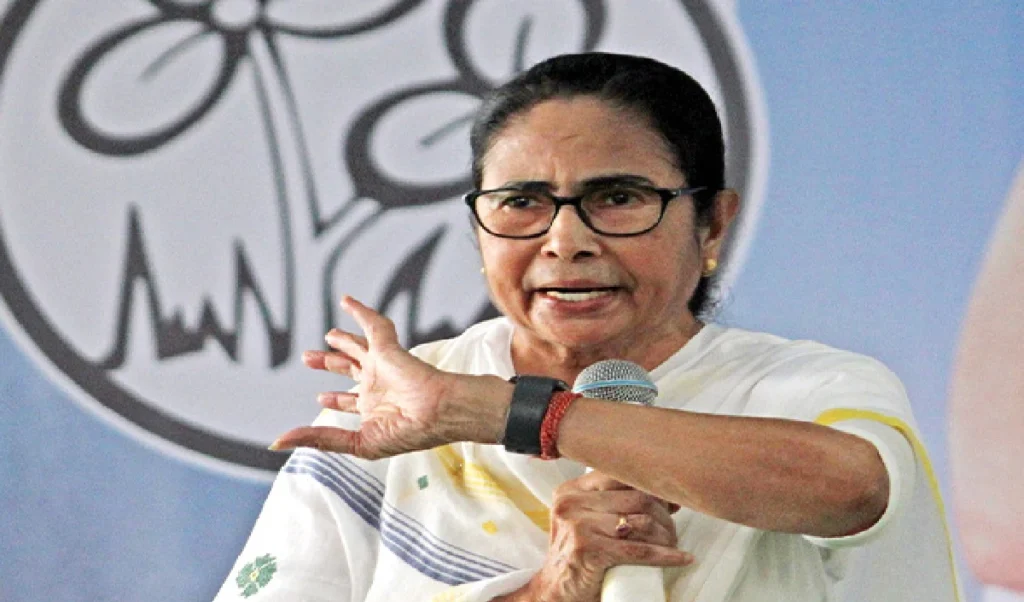 जो डर गया वो मर गया, Mamata Banerjee का Modi सरकार को सीधा चैलेंज, बजने लगीं तालियां