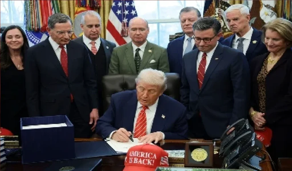 ट्रंप के ऑर्डर से हिला पूरा पाकिस्तान, अब खतरनाक बवाल शुरू!