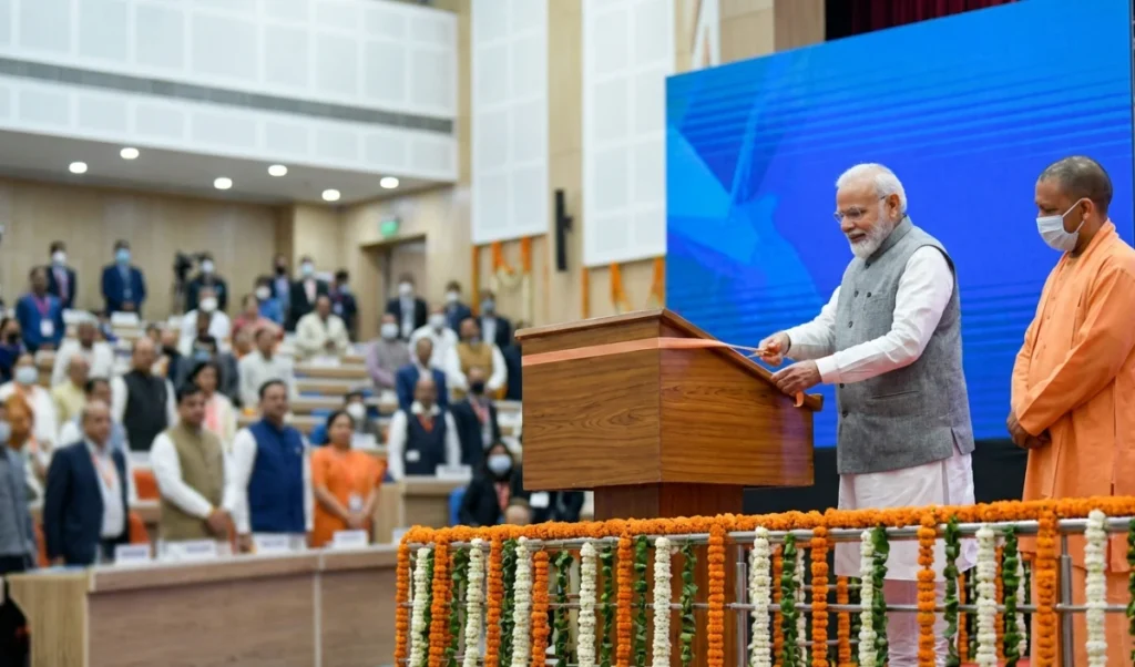 दुनिया देखेगी UP का दम! PM Modi आज करेंगे ₹11,200 करोड़ के Noida International Airport का उद्घाटन