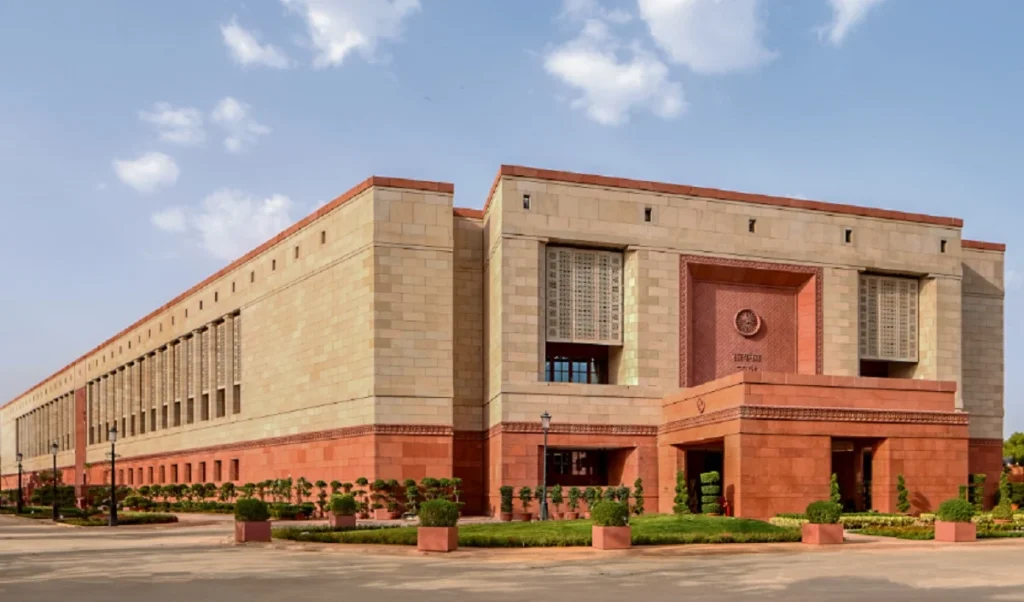 संसद में ‘महामुकाबले’ की तैयारी? BJP-Congress ने सांसदों को जारी किया Three-Line Whip