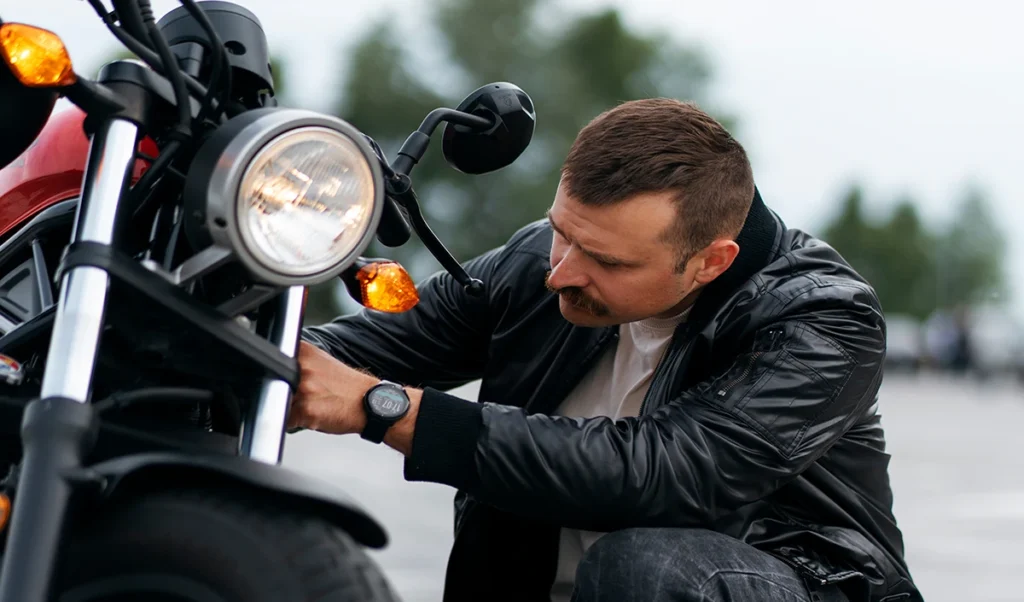 सेल्फ-स्टार्ट फेल और बाइक में किक भी नहीं? ऐसे करें तुरंत स्टार्ट