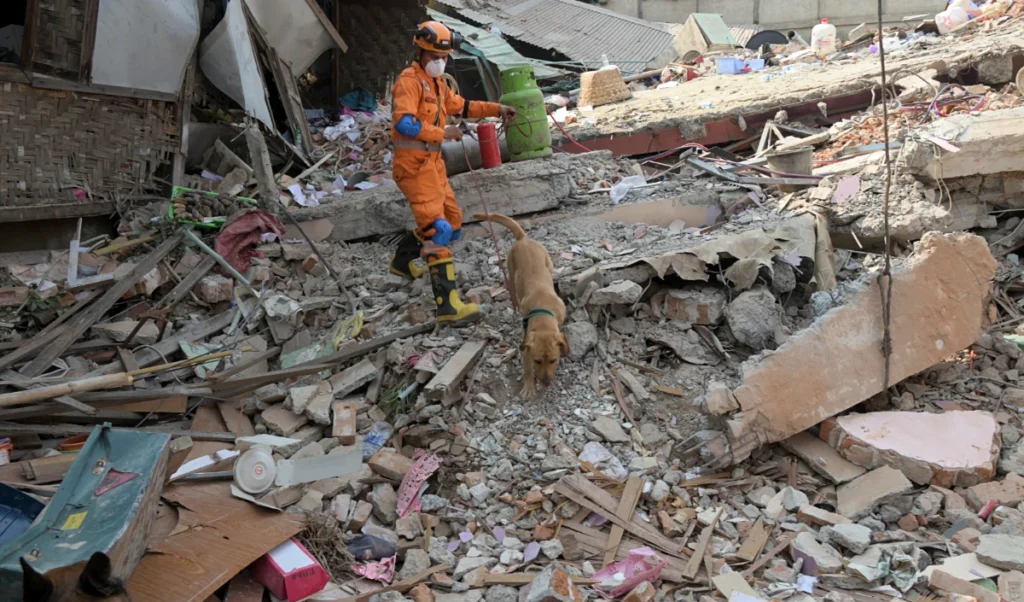 7 magnitude earthquake strikes indonesia sea surges in the molucca sea tsunami warning issued