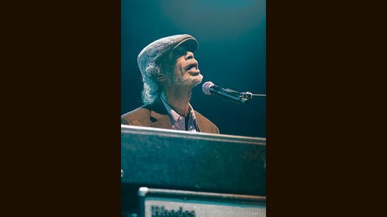 A sway with words: Sanjoy Narayan writes on talk-singing A sway with words: Sanjoy Narayan writes on talk-singing