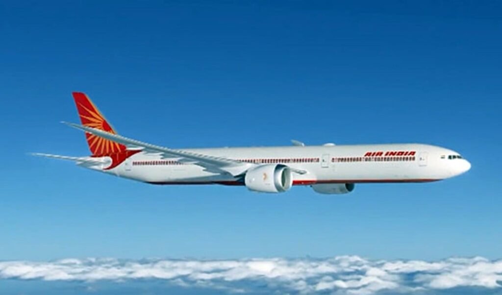 Air India Crisis: सिंगापुर एयरलाइंस के CEO गोह चून फोंग बॉम्बे हाउस पहुंचे, टाटा समूह के साथ 'बचाव योजना' पर मंथन Air India Crisis: सिंगापुर एयरलाइंस के CEO गोह चून फोंग बॉम्बे हाउस पहुंचे, टाटा समूह के साथ 'बचाव योजना' पर मंथन