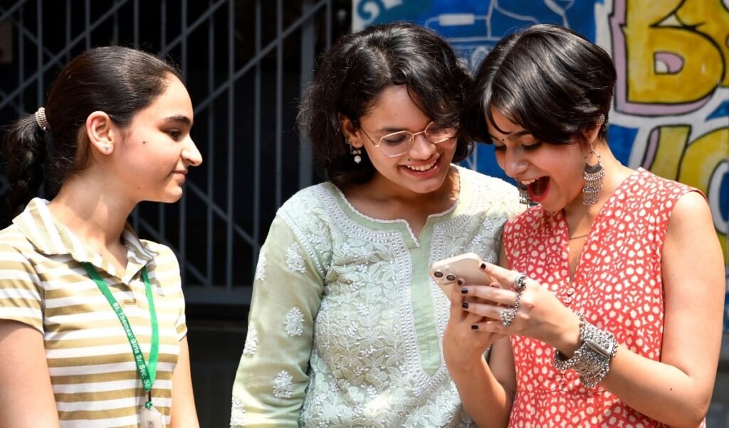 CBSE Class 10 Results Declared: 93.7% हुए पास, लेकिन 1.47 लाख छात्रों की आई Compartment