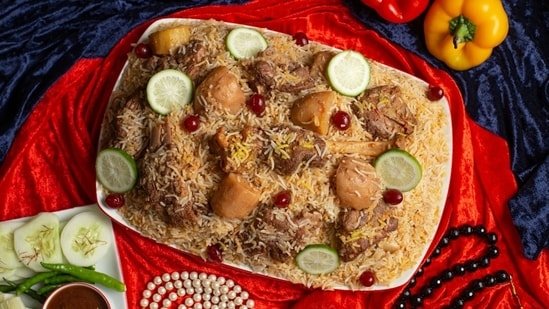 Chef Kunal Kapur shares his simple Muradabadi Chicken Pulao recipe that’s big on aroma and flavour: Step-by-step recipe Chef Kunal Kapur shares his simple Muradabadi Chicken Pulao recipe that’s big on aroma and flavour: Step-by-step recipe