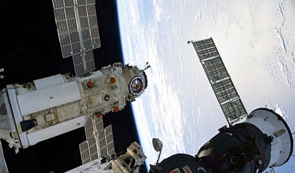 China-Iran के 'सैटेलाइट गठजोड़' का पर्दाफाश! अमेरिकी ठिकानों पर सटीक हमले के लिए बीजिंग ने दी जासूसी आँख!