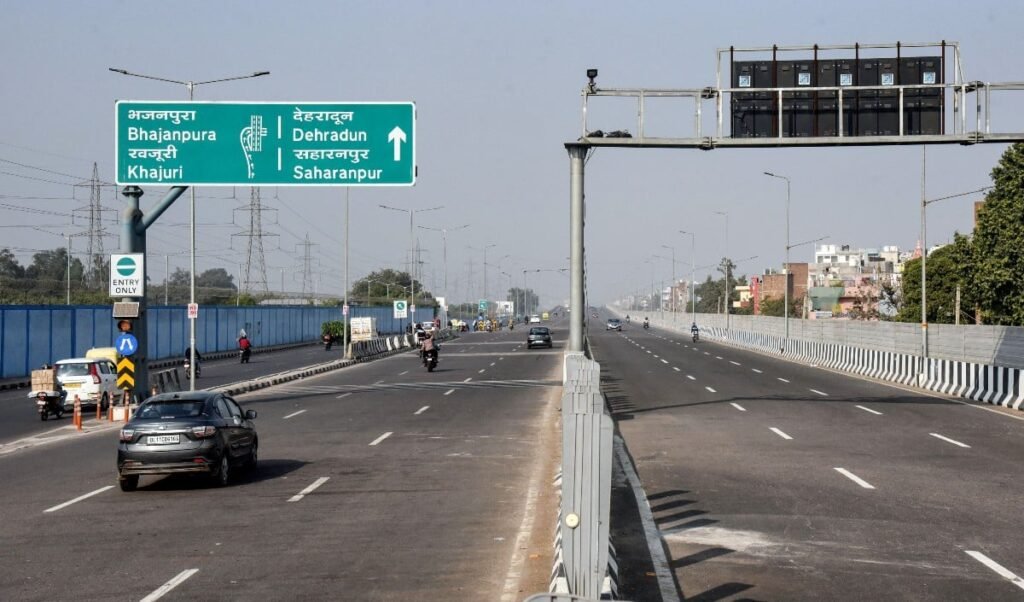 Delhi-Dehradun Expressway पर खड़ा है भारत का ‘नेल हाउस’: विकास की रफ़्तार और ‘स्वाभिमान’ की जंग